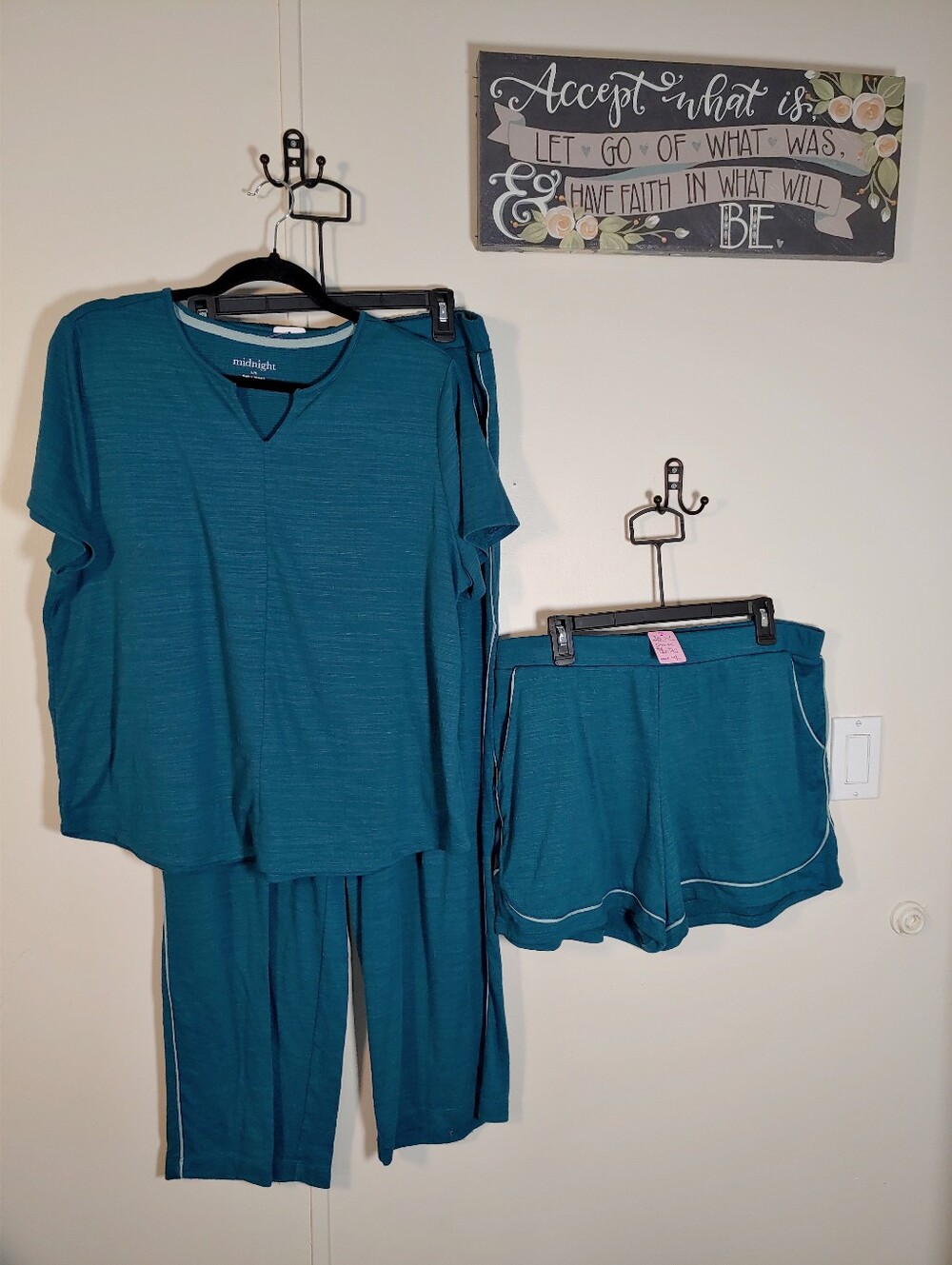 Like New Large Midnight Teal 3 Piece Short Sleeve Pajama Set